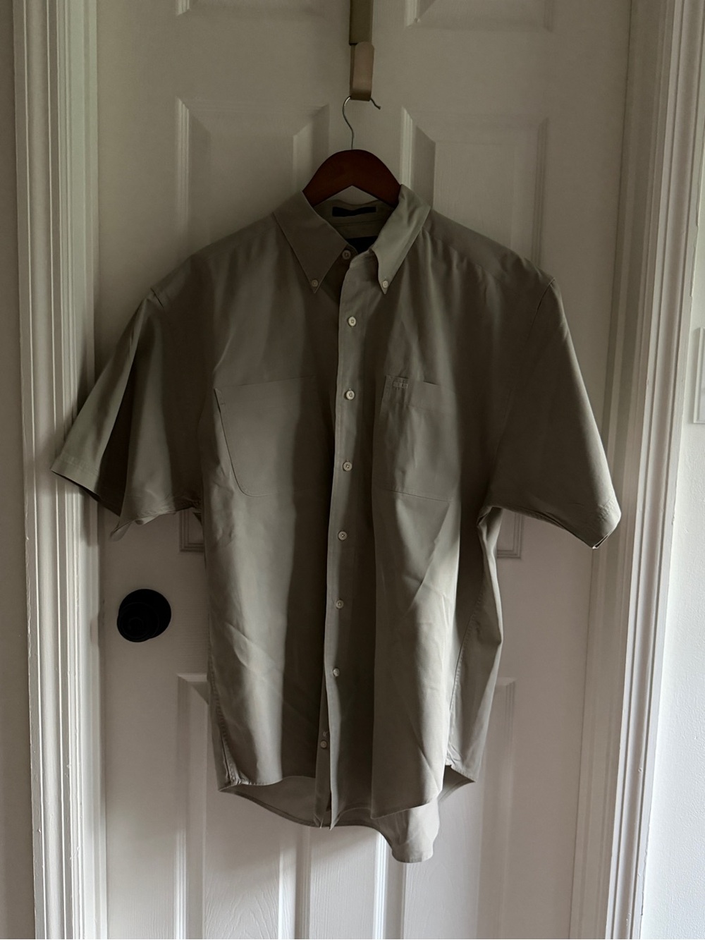 Alexander Julian Short-Sleeve Button-Down Shirt in Olive Green